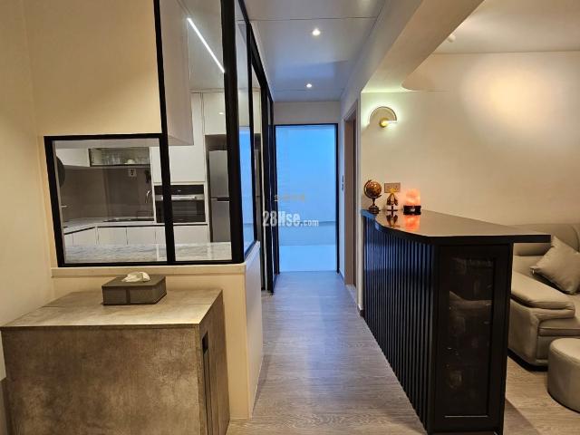 Happy Valley Happy View Court [Agency Ads] Huajing Pavilion, Lower Floor, Unit D1, Low Floor Stylish And Tastefully Decorated Two Bedroom Apartment With Furniture And Appliances Available. Hints