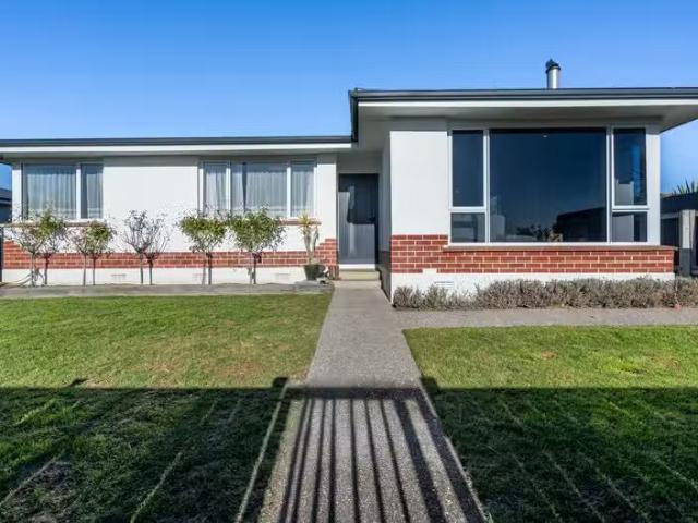 HAPPY DAYS AT HARGEST – First National Real Estate