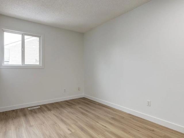 Hartford County Townhomes 2 Bedroom Home for Rent at 400 1 14 Horner Rd Nw, Edmonton, AB T5A None Overlanders