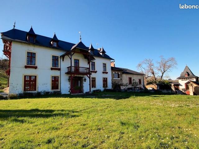 Haras 7 pièces 361 m²
