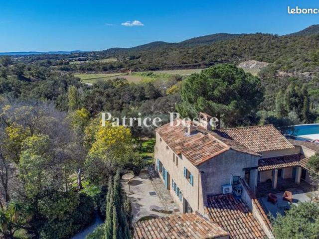Haras 9 pièces 225 m²
