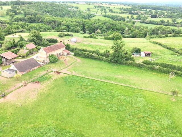 Haras de 37 ha 150m² Vallon En Sully
