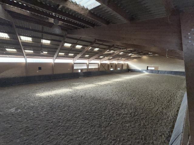 HARAS MEYRIE 2 PIÈCES 49358 M2