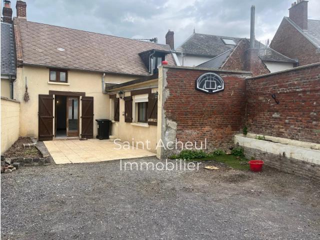 Harbonnières / Maison avec autonomie de plain pied avec cour