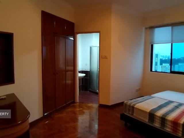 Harbour View Towers D4, Condominium