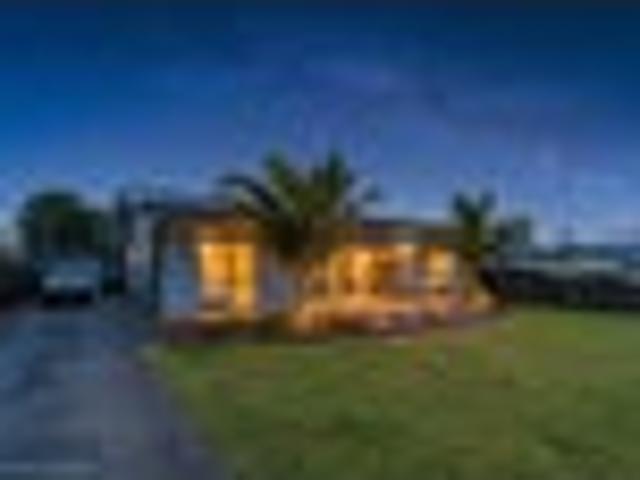 Harbour views, sunshine and classic Kiwiana charm