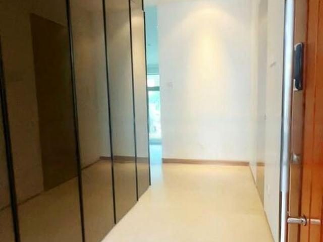 Harbourfront Avenue D4, Terrace