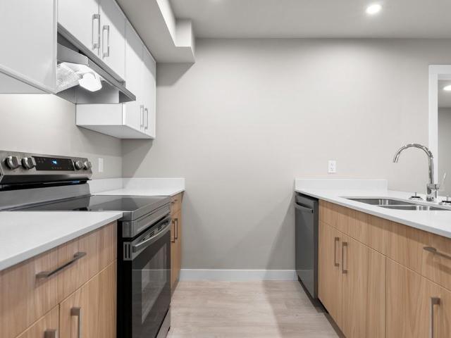 Harbourscape 3 Bedroom Apartment for Rent at 1310 Saunders St, Victoria, BC V9A 0K2
