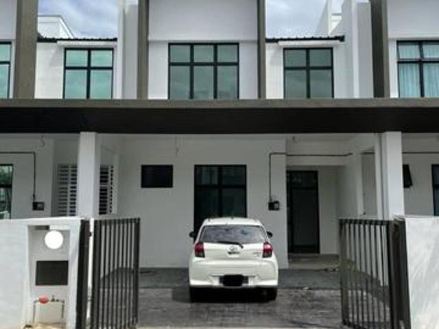 HARGA JACKPOTGated Guarded 2 STOREY TERRACE TAMAN LA CASA LUNAS