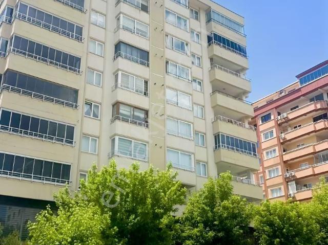 Harika Konumda Satlık Geniş 4+1