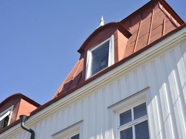 Härlig trea mitt i stan högst upp i huset AB Hem
