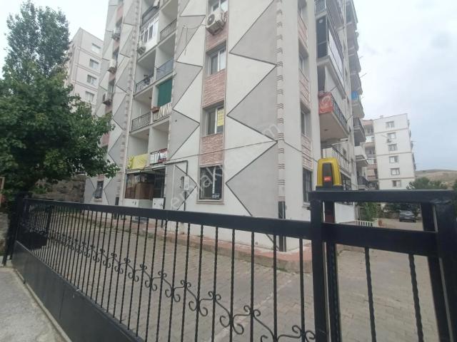 Harmandalı'da Satılık 3+1 Köşe Daire, Site İçinde, Çift Balkonlu