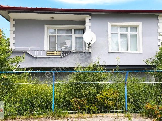 Harmanlar Mah Köşe Parsel Satılık 3+1 Müstakil Ev