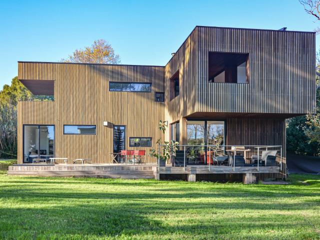 Harmonie contemporaine en bord de mer: Maison bioclimatique. 196m² La Seyne sur Mer