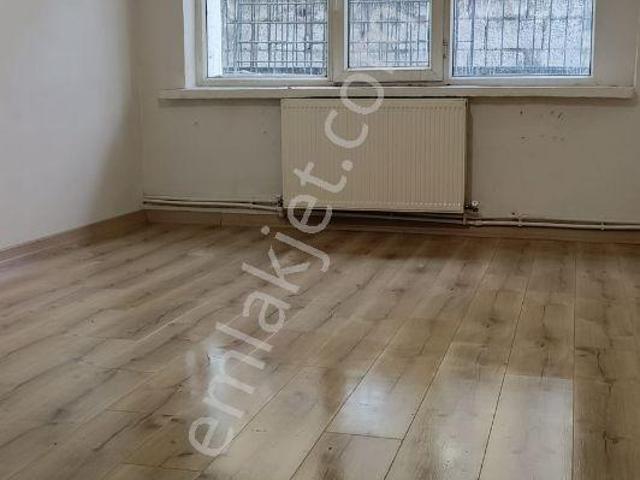 Hastane Metro Yakını Satılık 2+1 Daire Kombili
