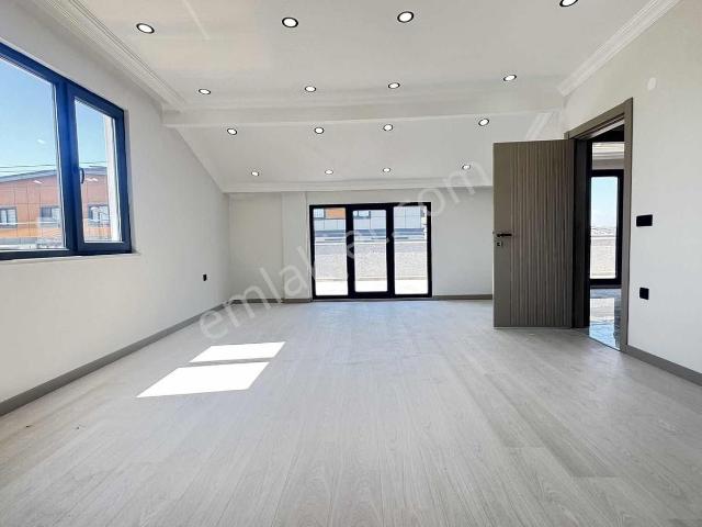 Hastane Nın Yanın Da 4+1 240m2 Asansörlü Lüks Dubleks
