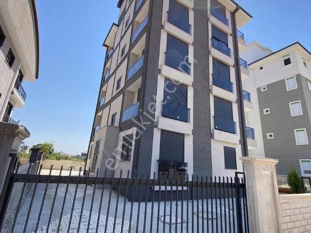 Hastane Ve Okula Yürüme Mesafesinde Çift Balkon Geniş Lüks 1+1