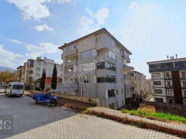 Has Gayrımenkul ' Den Ilıca Merkezde Geniş Satılık 1+1 Daire