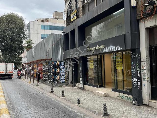 Hasırcıbaşı Caddesinde Vitrin Değeri Yüksek 325 M² Mağaza