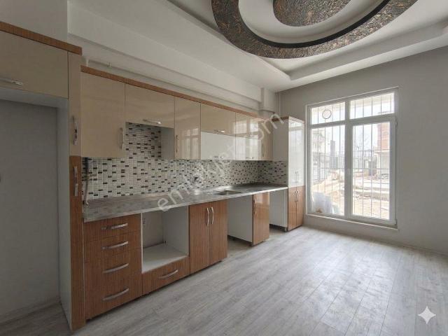 Hasan Bey Caddesinde Kiralık Daire