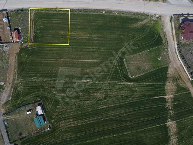 HASANOĞLAN şehitlik mahallesi içerisinde 660 m2 imarlı arsa