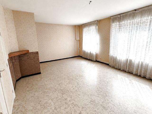 Hasnon Maison semi individuelle 95 m2 à rénover avec garage et jardin
