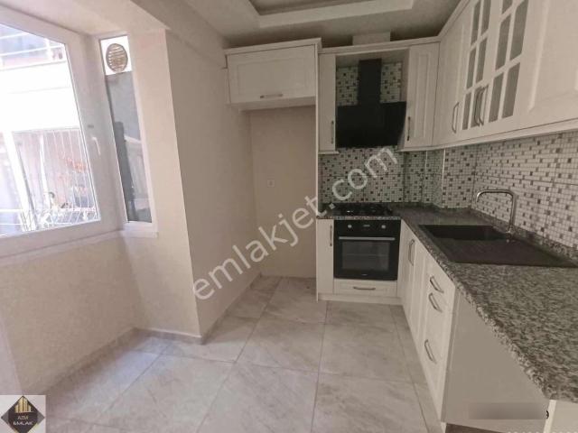 Hatay Metro İnönü Cadde Yakını 3+1 120 M2 Tadilatlı Arakat Daire