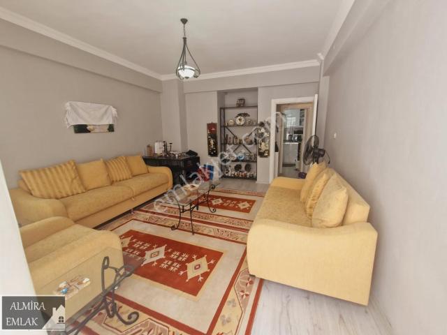 Hatay Noktada Cadde Arka Sokağında 2+1 90m2 Ara Kat Temiz Daire