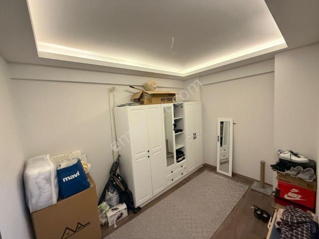 Hatay Pazaryeri Metro Yakını Otoparklı Yeni Bina 2+1 Satılık