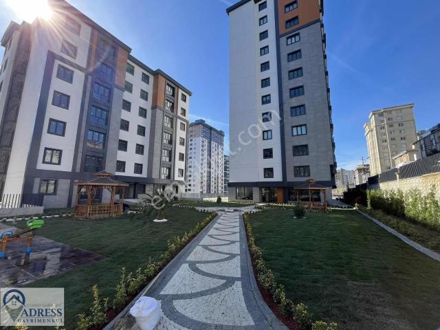 Hatboyu Caddesi Üzerinde 2 Bloklu Sitede Satılık Sıfır 1+1 Daire
