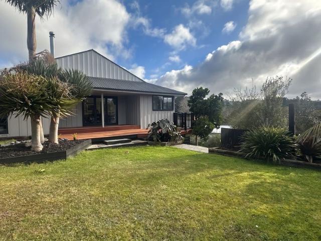 Hatfields Beach, 3 bedrooms