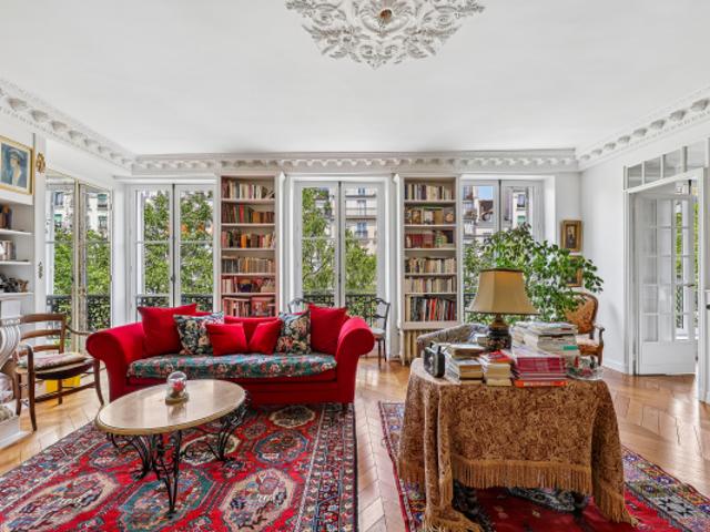 Haut Marais, Paris 3, Bien d'exception sans vis à vis avec balco