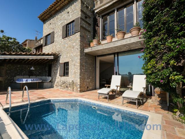 Haut de Cagnes Villa 4 chambres avec piscine, terrasses vu. 180m² Cagnes sur Mer
