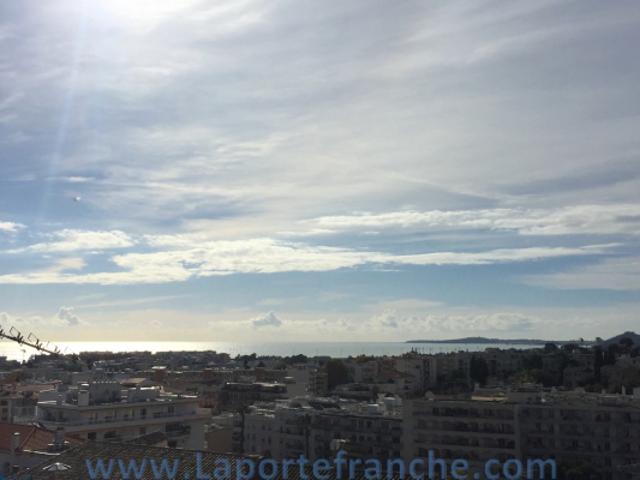 HAUT DE CAGNES Maison de village 75 m2 2 chambres terrasse