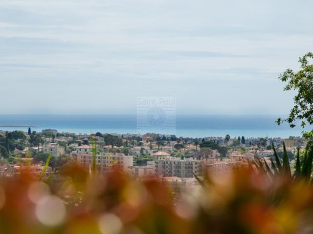 HAUT DE CAGNES MAS AUTHENTIQUE TERRAIN GARAGE VUE MER