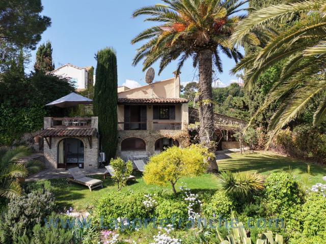 Haut de Cagnes mas authentique terrain garage vue mer 120m² Cagnes sur Mer