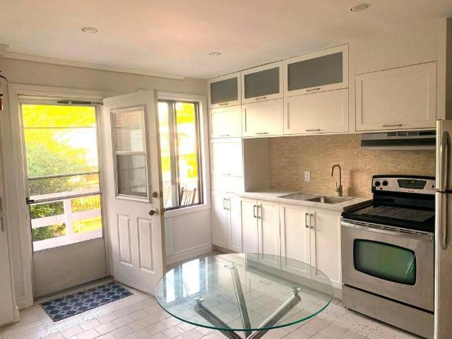 HAUT DE DUPLEX TOUT MEUBLÉ AVEC BALCON: HEC UDEM M°D'IBERVILLE