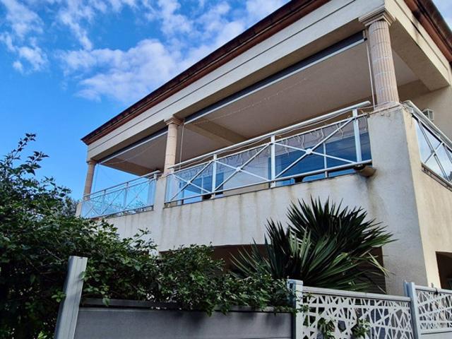 Haut de villa au calme à Juan les Pins