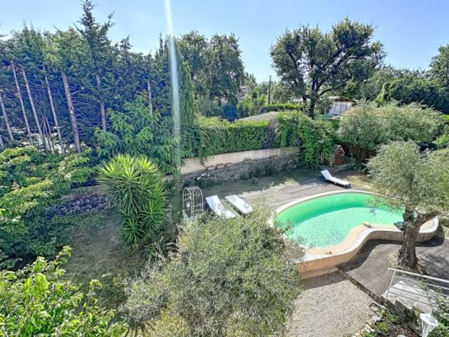 Haut de villa avec jardin privatif et piscine Vence, quart