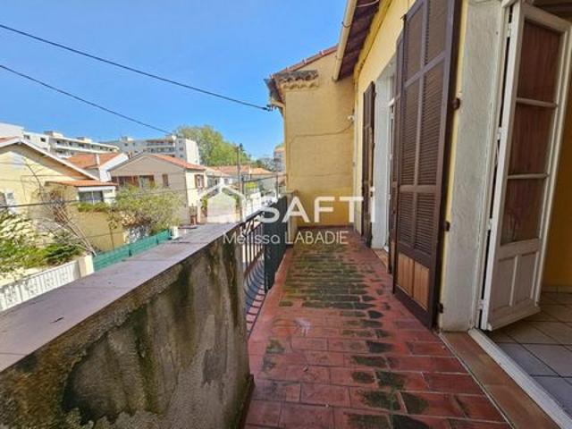 Haut de villa avec solarium et fort potentiel – Saint Jean du Var