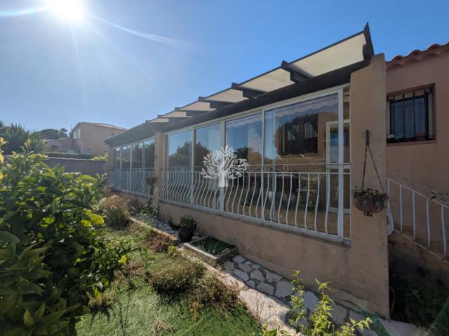 Haut de villa situé dans le quartier de La Vernette