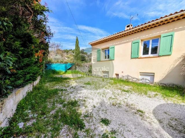 HAUT DE VILLA T3 JARDIN STATIONNEMENTS