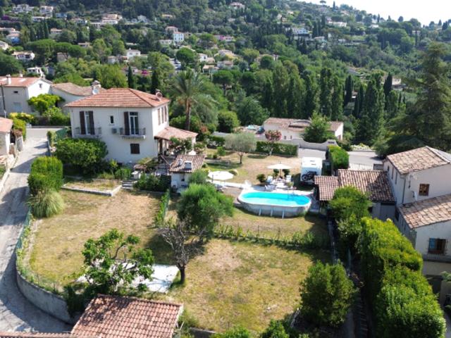 HAUT DE VILLA 3 P ENTIÈREMENT RÉNOVÉ AVEC JARDIN PRIVATIF 51