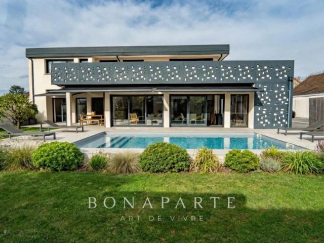 HAUT D'IDRON VILLA CONTEMPORAINE PRESTATIONS HAUT DE GAMME