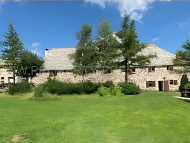 HAUTE LOIRE PROPRIETE GITE CH. HOTES 1000 M² 6 HA