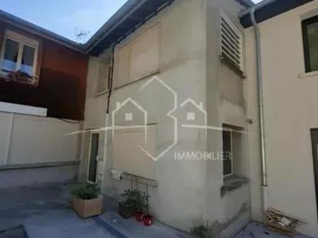 HAUTERIVES immeuble de rapport de 450m² loué