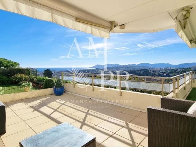 Hauteur de Cannes Appartement 3 pièces de 100m2 avec une terrasse jardin d'angle de 70m2