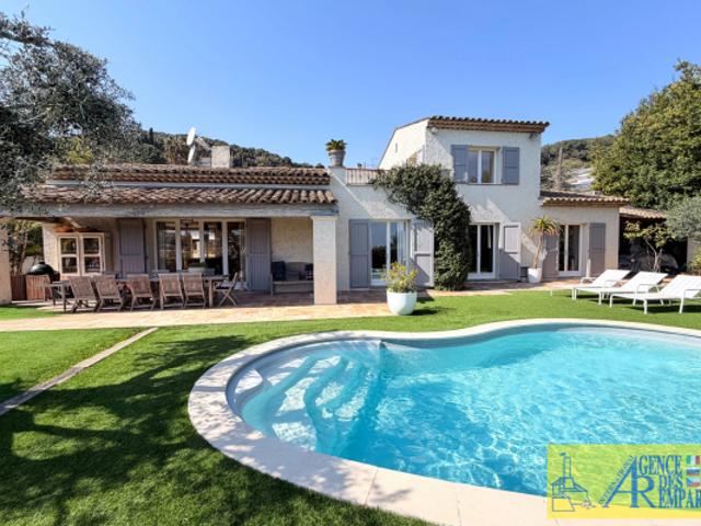 HAUTEURS VALLAURIS VILLA VUE MER