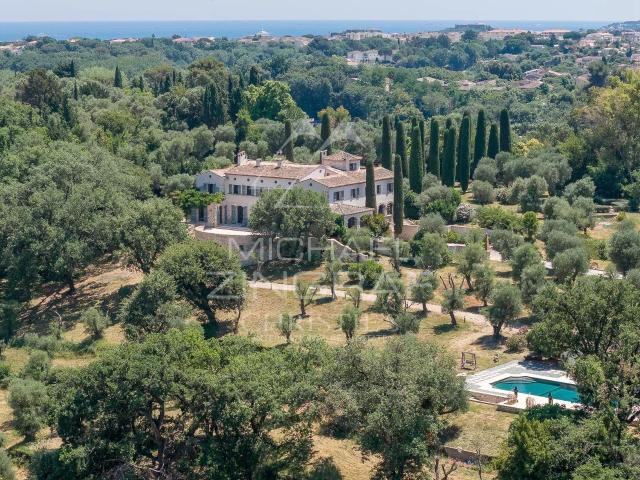 Hauteurs d'Antibes Propriété d'exception 1076m² Antibes