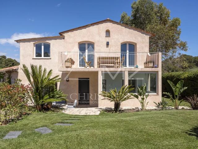 Hauteurs de Cannes Maison de famille Vue panoramique mer et jardin